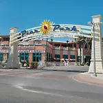 Villas At St Thomas Square